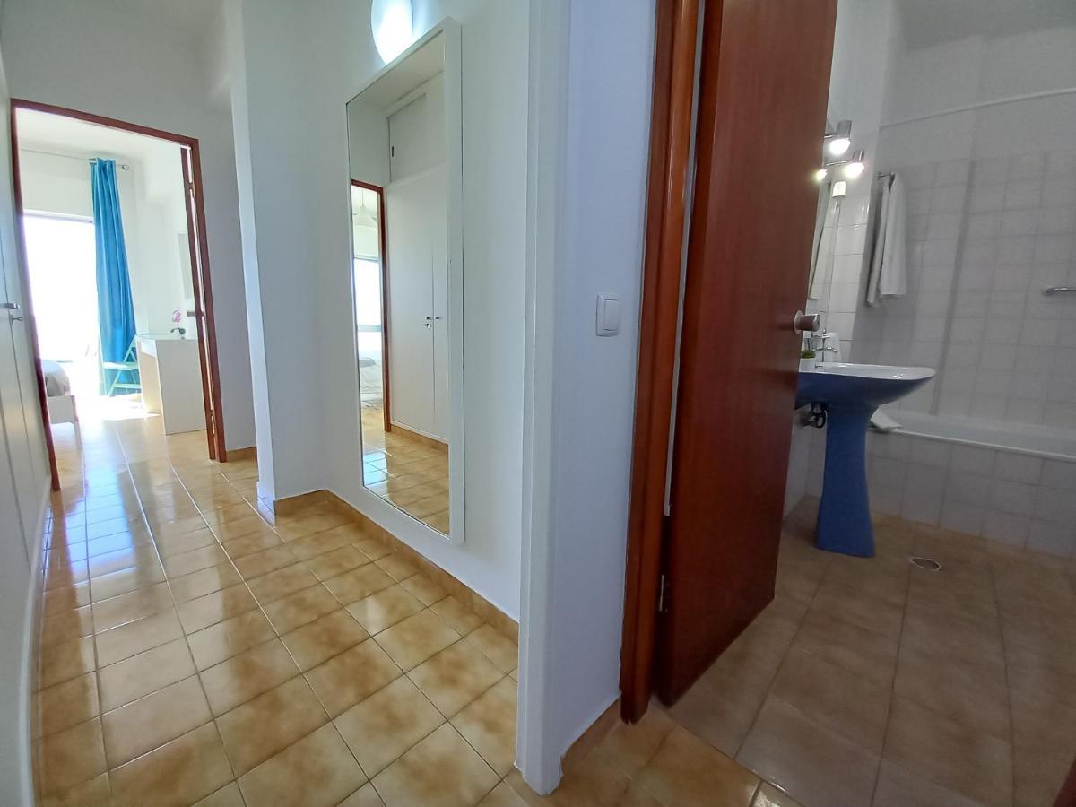 Mira Atlantico 13- Terraco Com Vista Mar E Cidade, Wifi, 80Mt Praia Quarteira Exterior photo